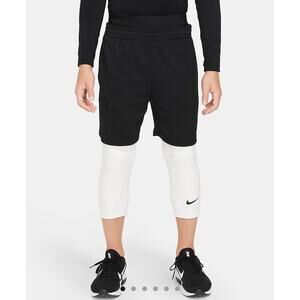 Nike Pro Boys’ 3/4 Training Tights - White/Grey - Youth Large (14-16)